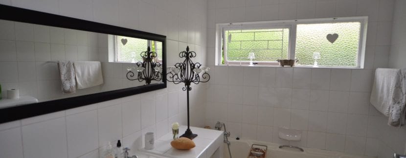 2116227_Bathroom_1