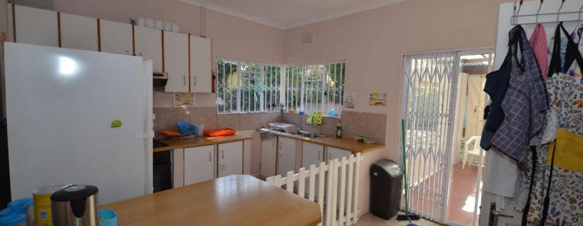 007 Kitchen