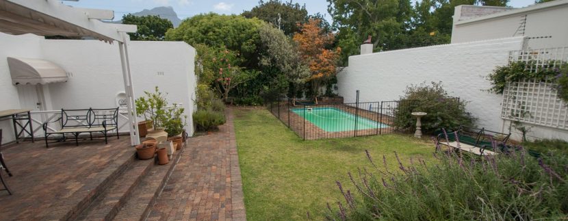 2001175_Garden and pool_18