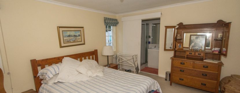 2001175_Guest bedroom_10
