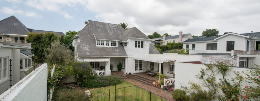 2001175_Pool garden and house_0