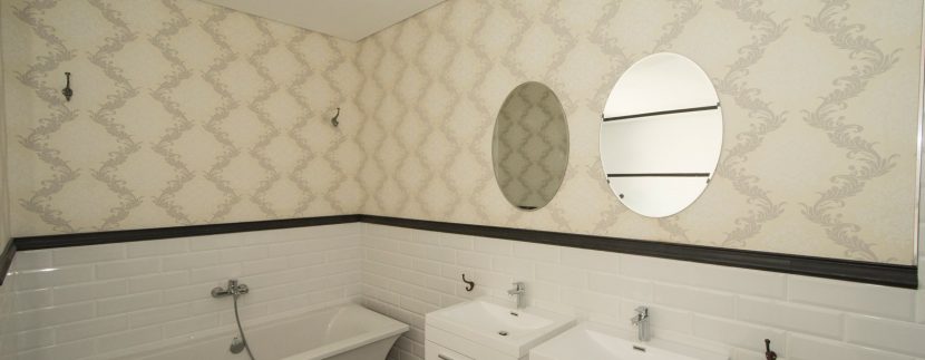 2001270_Main ensuite bath_7