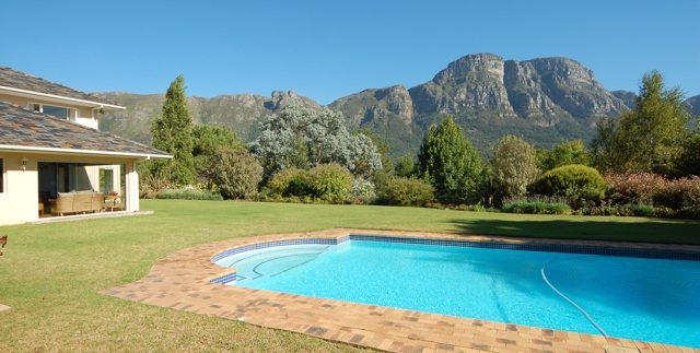 DSC_2365.pool + mountain view