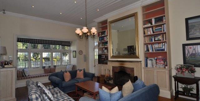 LOUNGE 1