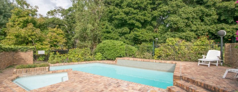 Pool and braai 6002