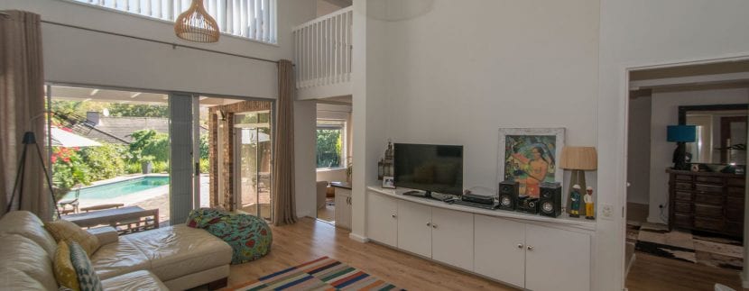 FAMILY ROOM 7636