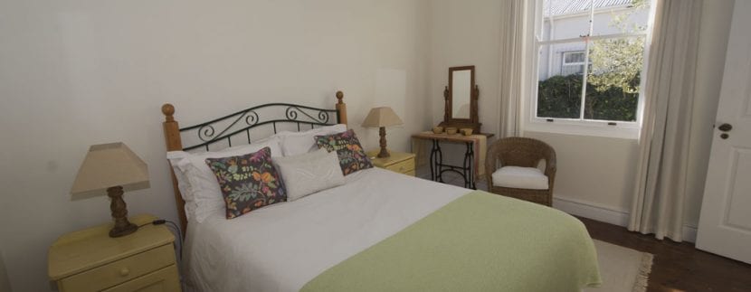BEDROOM 2 9933