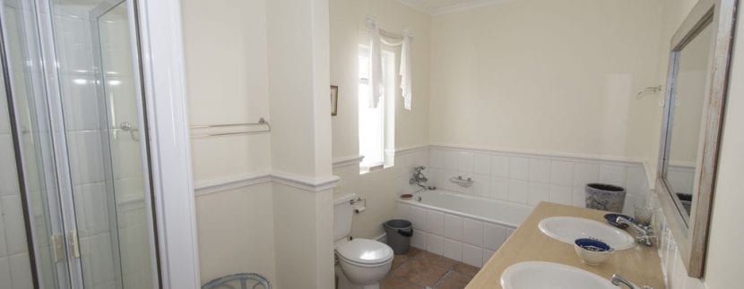 SECOND BATHROOM 9906