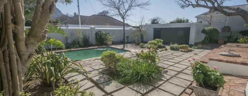 garden and pool to carport 9957