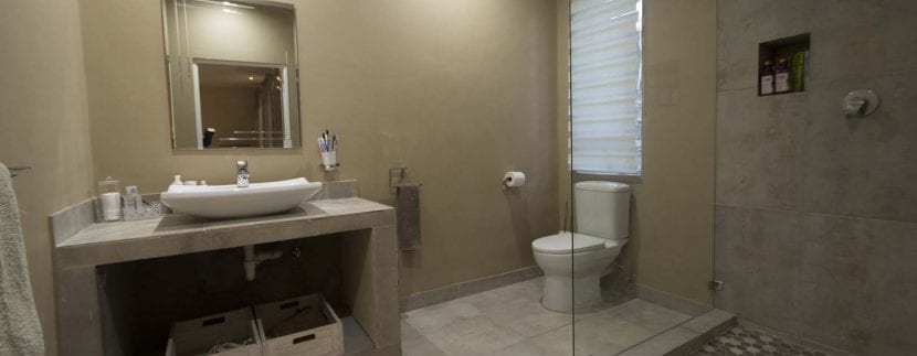 BEDROOM 3 EN SUITE