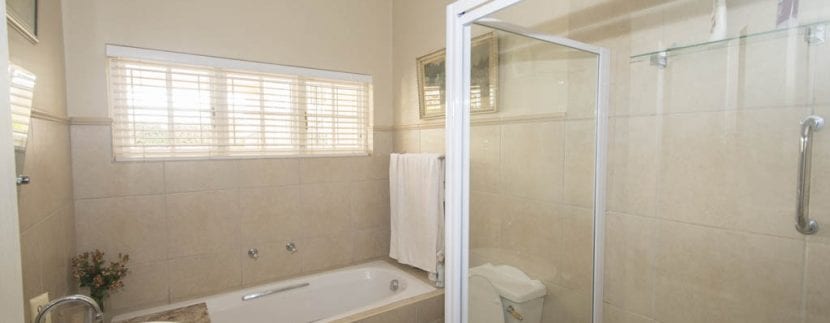 Kent rd Bathroom 4055