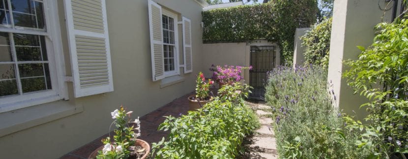 Kent rd Garden 4074