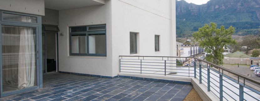 PATIO TO FLAT
