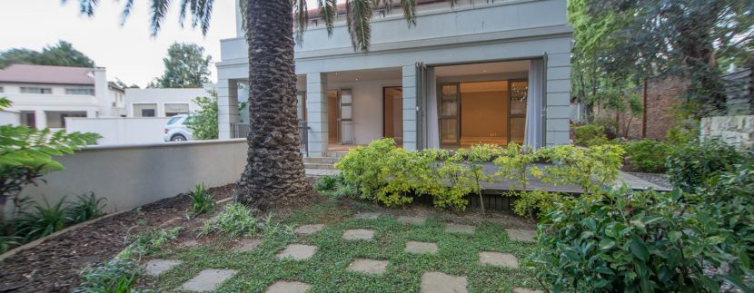 b GARDEN AND PATIO