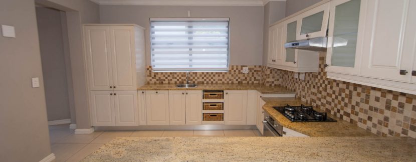 e KITCHEN IN