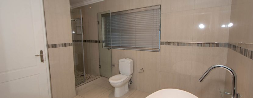 g MASTER EN-SUITE V